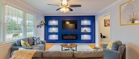 Fernseher, Kamin, Arbeitsbereiche