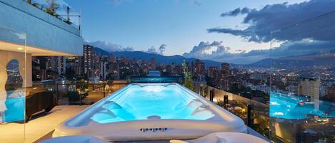 Outdoor pool, a heated pool