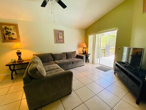 House, 2 Queen Beds (Hidden Gem at Southern Dunes! New Lis) | Living area