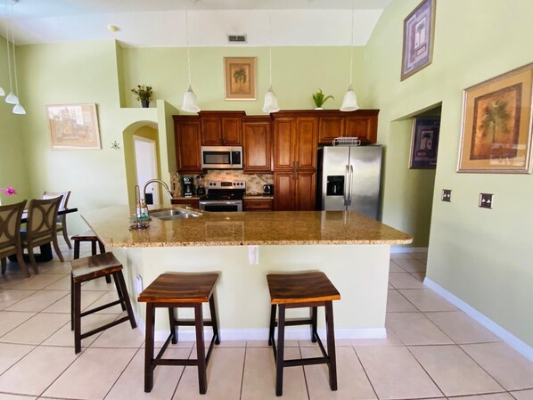 House, 2 Queen Beds (Hidden Gem at Southern Dunes! New Lis) | Private kitchen