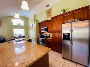 House, 2 Queen Beds (Hidden Gem at Southern Dunes! New Lis) | Private kitchen - Hidden Gem at Southern Dunes! New Listing (Haines City)