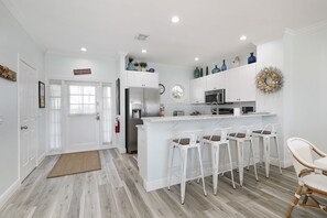 Townhome, 3 Bedrooms | Private kitchen