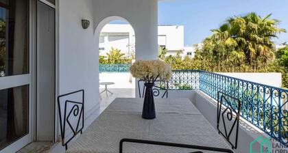 Safran II Apt de Charme Avec Terrasse la Marsa