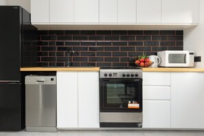 Micro-ondes, lave-vaisselle