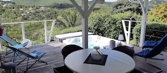 A LOU, A haven of peace with its private jacuzzi for nature lovers !