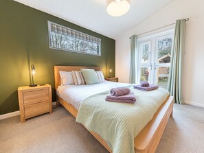 2 bedrooms, individually decorated, individually furnished, free WiFi - Fern Lodge (Grange-over-Sands)