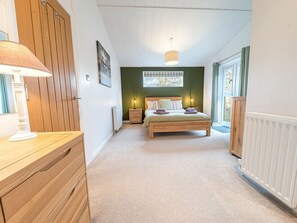 2 bedrooms, individually decorated, individually furnished, free WiFi