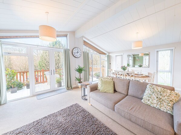 Living area - Fern Lodge (Grange-over-Sands)