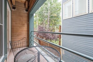 Property grounds - Perfect Location! King Bed, Full Kitchen, Walk To Gondola 2 Bedroom Condo by RedAwning (Telluride)