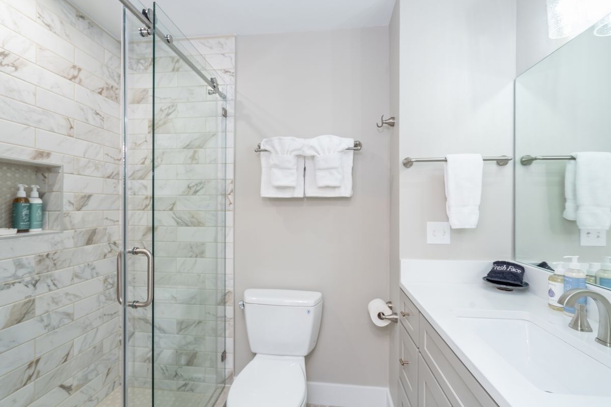 Apartamento, 2 habitaciones | Baño | Toallas