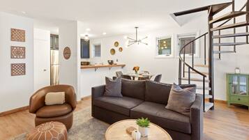 Condo, 1 Bedroom | Living area