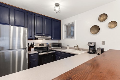 Comfort, Style, Short Walk To Town Park & Gondola 1 Bedroom Condo by RedAwning