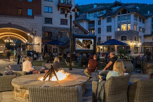 Ski In/out In Town! Ski Area Views, Fireplace, Hot Tub 2 Bedroom Condo by RedAwning