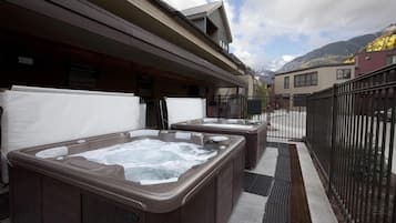 Condo, 2 Bedrooms | Outdoor spa tub