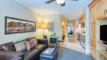 Condo, 1 Bedroom | Interior