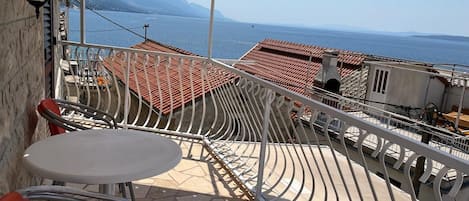 Apartment (Superior One-Bedroom Apartment with T) | Balcony