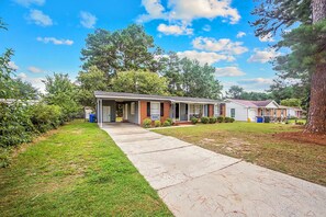 Exterior - Reilly Road Ranch (Fayetteville)