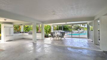 House, 3 Bedrooms | Terrace/patio