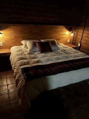 Minibar con artículos gratuitos, wifi gratis y ropa de cama 