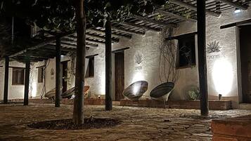 Habitación doble Premium | Artículos del minibar gratis, wifi gratis y ropa de cama