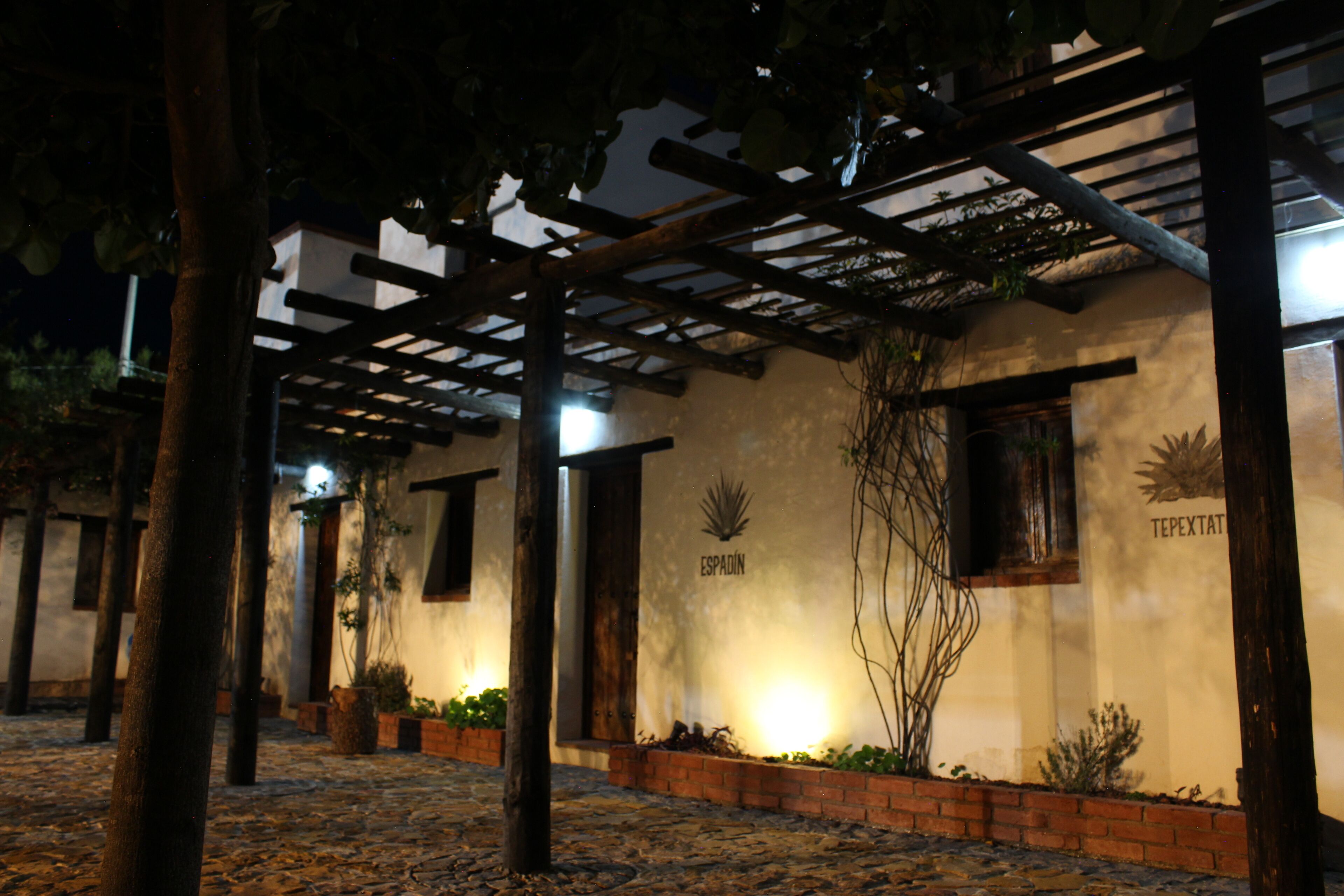 Free minibar, free WiFi, bed sheets