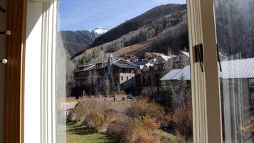 Condo, 1 Bedroom | View from property