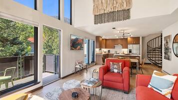 Condo, 4 Bedrooms | Living area | Smart TV