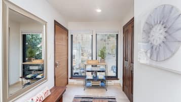 Condo, 4 Bedrooms | Interior
