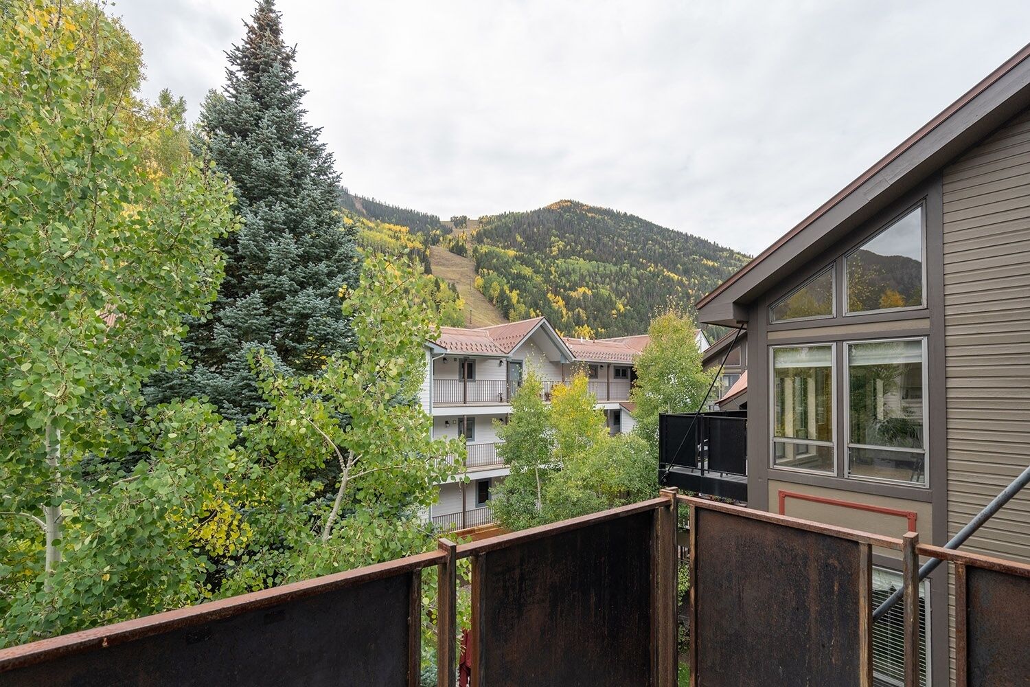 Condo, 4 quartos | Sacada