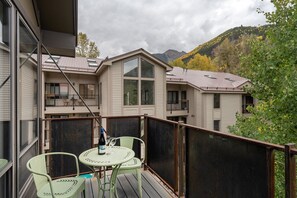 Condo, 4 Bedrooms | Balcony - Hidden Gem, 4 Min To Lift 7 Garage, Hot Tub, Lux Kitchen, Big + Bright 4 Bedroom Condo by RedAwning (Telluride)