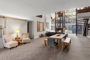 Condo, 4 quartos | Parte interna