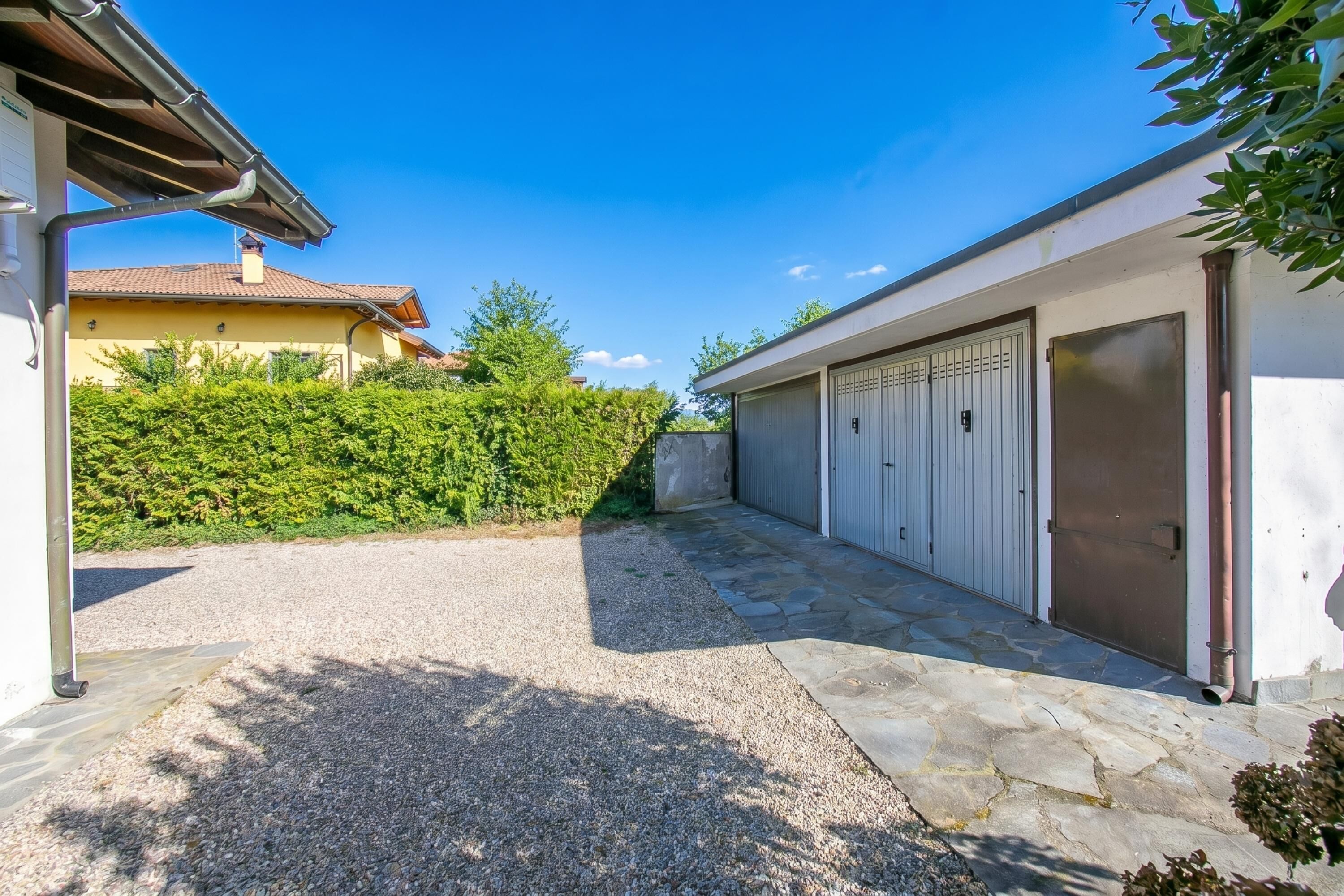 Standard House, Multiple Bedrooms, 2 Bathrooms (Cedar House Villa Few Minutes From) | Property grounds