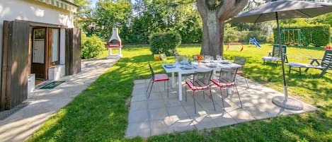 Standard House, Multiple Bedrooms, 2 Bathrooms (Cedar House Villa Few Minutes From) | Outdoor dining