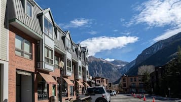 Condo, 2 Bedrooms | Exterior