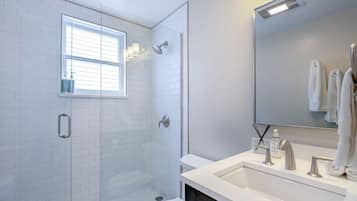 Appartamento, 2 camere da letto | Bagno | Asciugamani