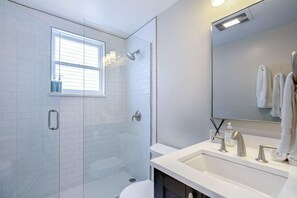 Condo, 2 Bedrooms | Bathroom | Towels - Steps To Gondola, Lift 8 Modern Hideaway Spiral Stairs 11 2 Bedroom Condo by RedAwning (Telluride)