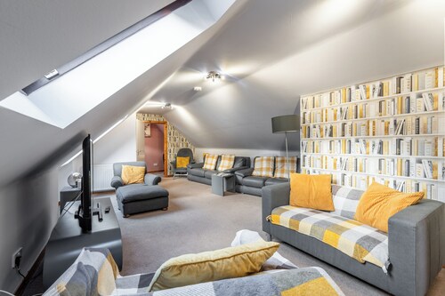 Whinstone Holiday Home in Falkland - Sleeps 8