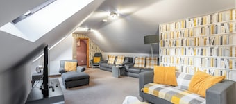 Whinstone Holiday Home in Falkland - Sleeps 8