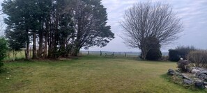 المنطقة المحيطة بالمنشأة