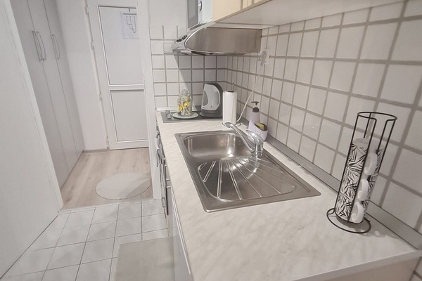 Apartment (One Bedroom Apartment) | Private kitchen | Fridge