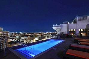 حمّام سباحة خارجي