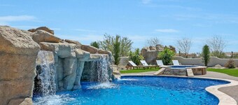 Luxury Estate, Sleeps 24 - Sonoran By HomeStakes