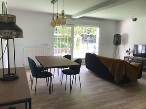 Interior - Ground-floor apartment with 2 bedrooms in a quiet neighborhood (Cambo-les-Bains)
