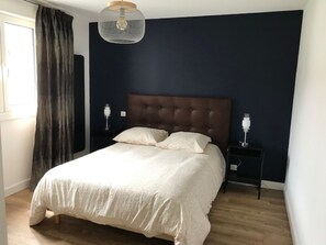 2 bedrooms, iron/ironing board, free WiFi