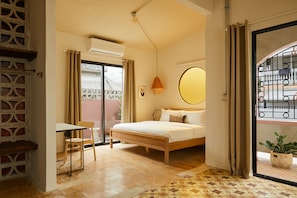 Luxury Studio Suite | Hypo-allergenic bedding, memory foam beds, individually decorated