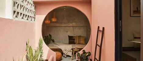 Romantic Studio Suite | Terrace/patio