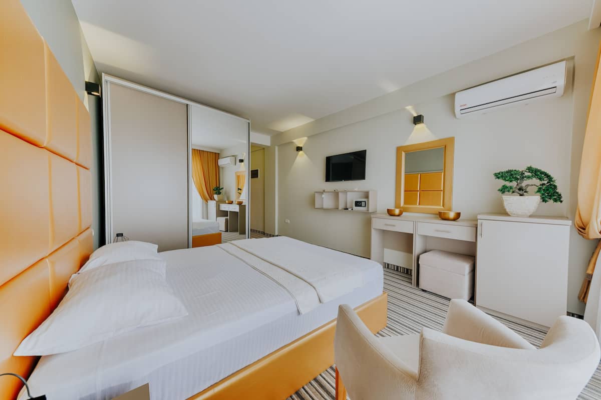 Egyptian cotton sheets, premium bedding, memory foam beds, minibar