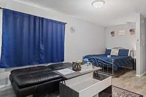 2 bedrooms, desk, iron/ironing board, free WiFi