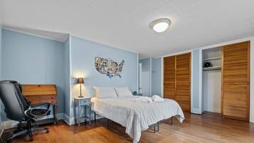 3 bedrooms, bed sheets