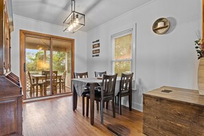 In-room dining - The Bungalow on Connecticut (Southern Pines)